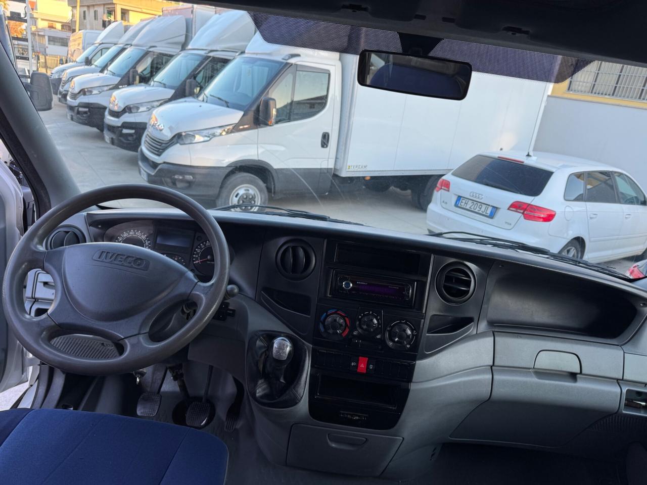 Iveco daily 35c15 7 posti ribaltabile e gru