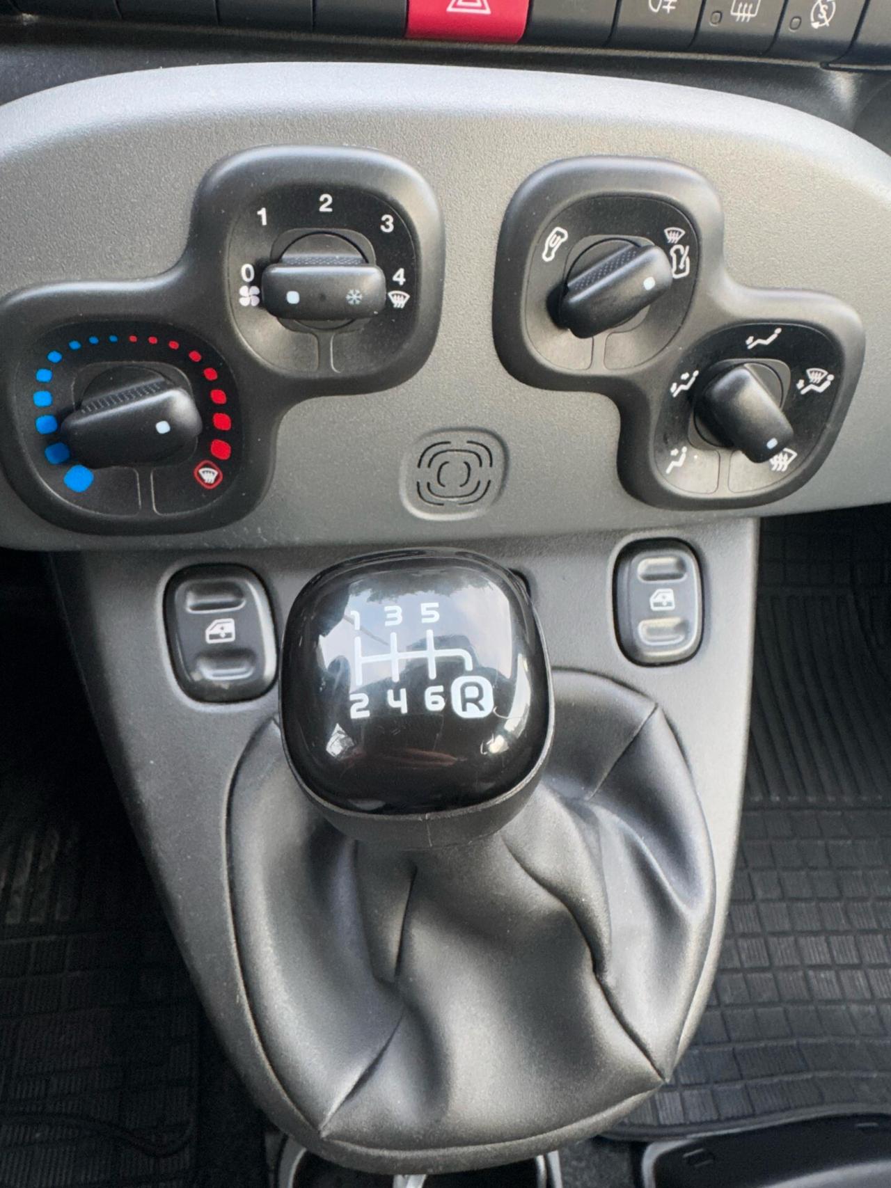 FIAT PANDA HYBRID 1.0 70CV 2022