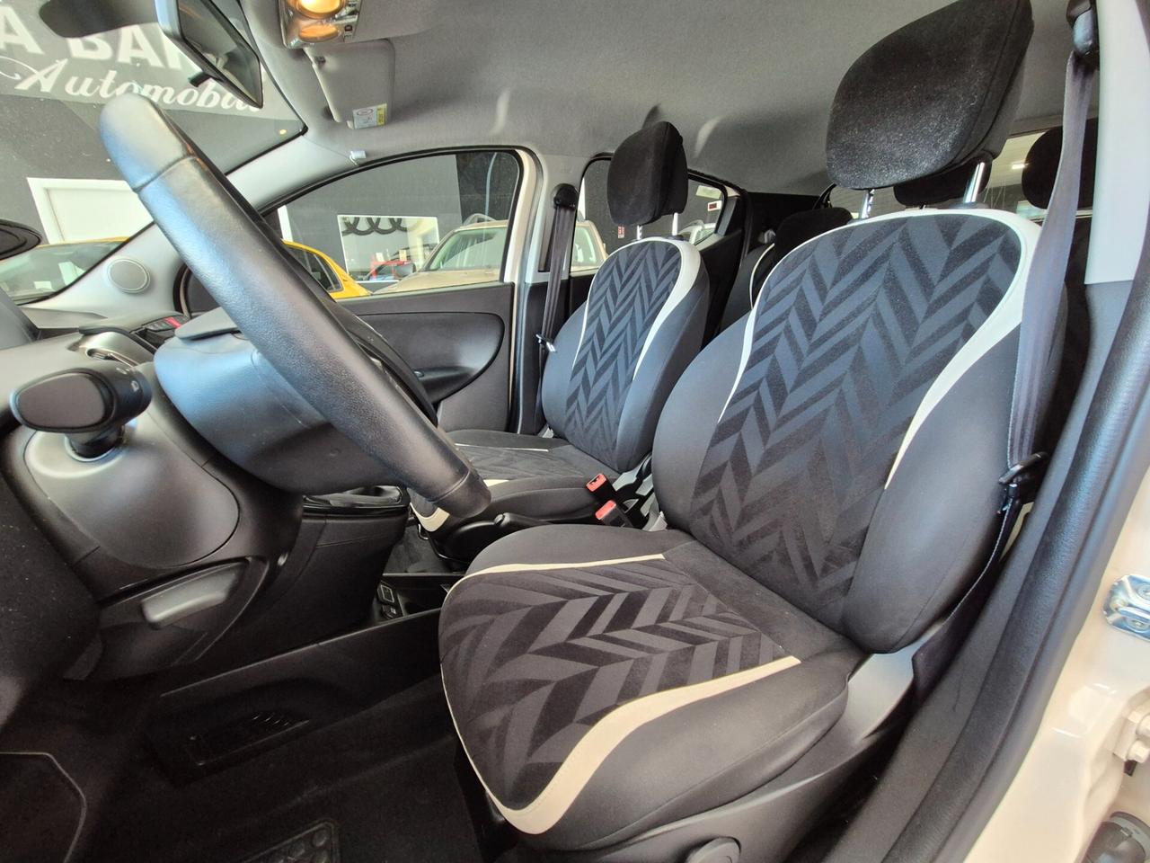 Lancia Ypsilon 1.2 69 CV 5 porte Gold