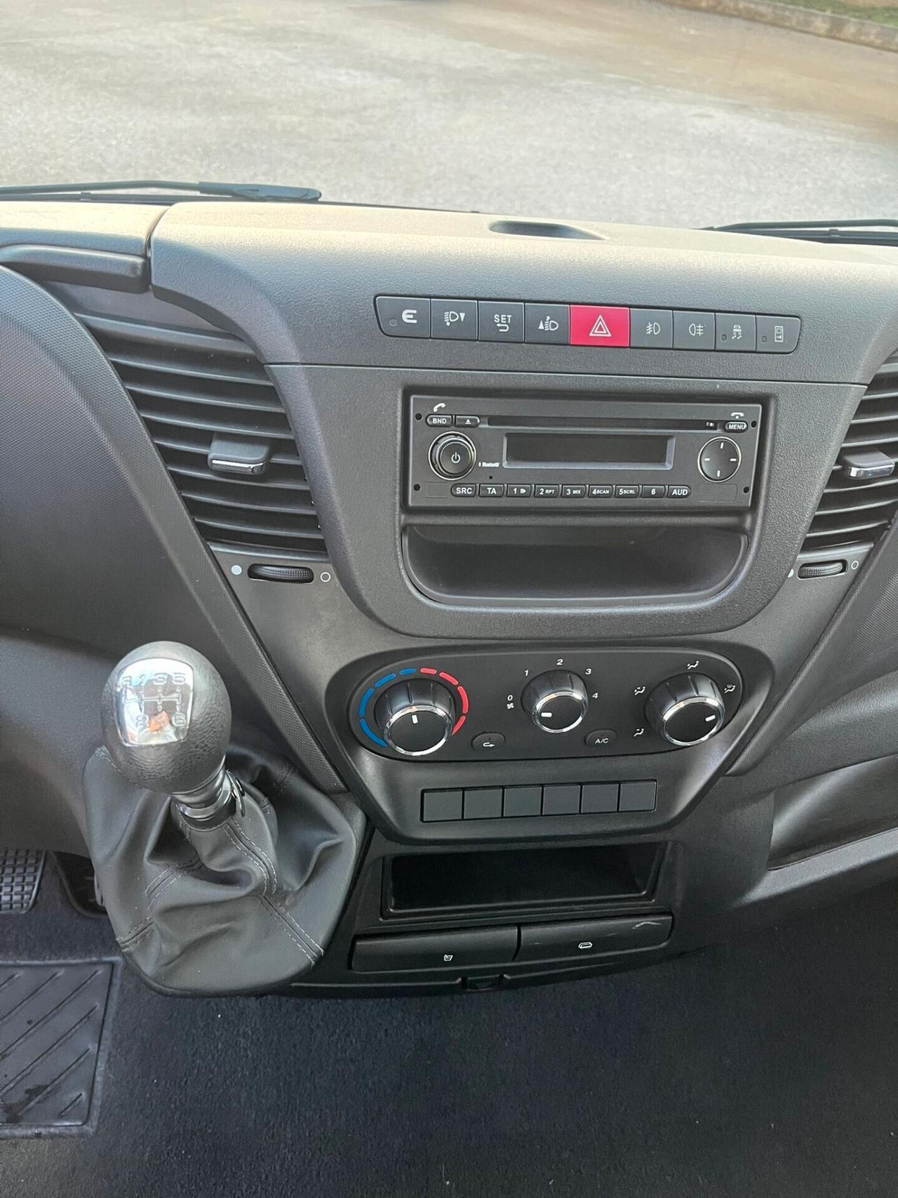 Iveco daily 35 S15 2.3 diesel autocarro