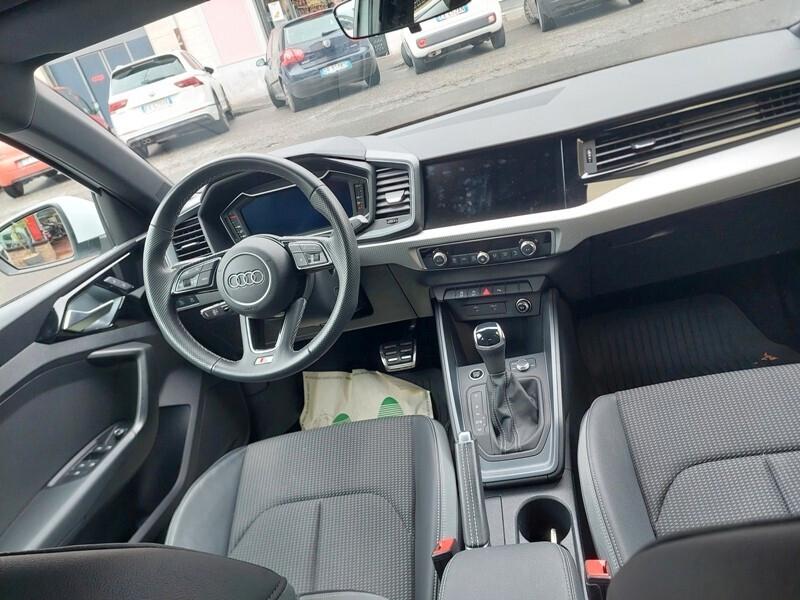 Audi A1 SPB 30 TFSI S tronic line edition