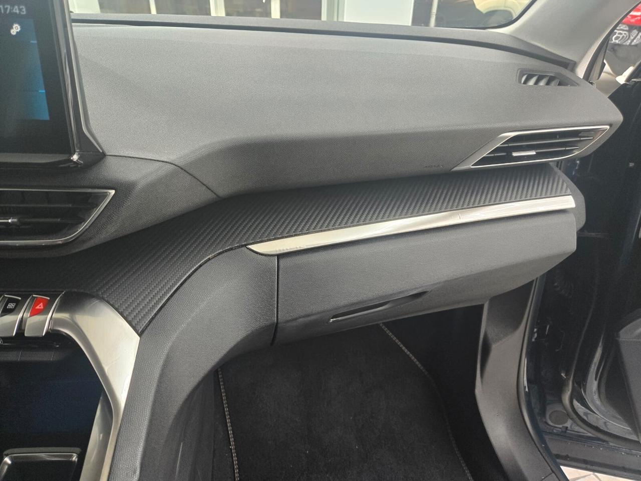 Peugeot 3008 BlueHDi 130 S&S EAT8 Allure