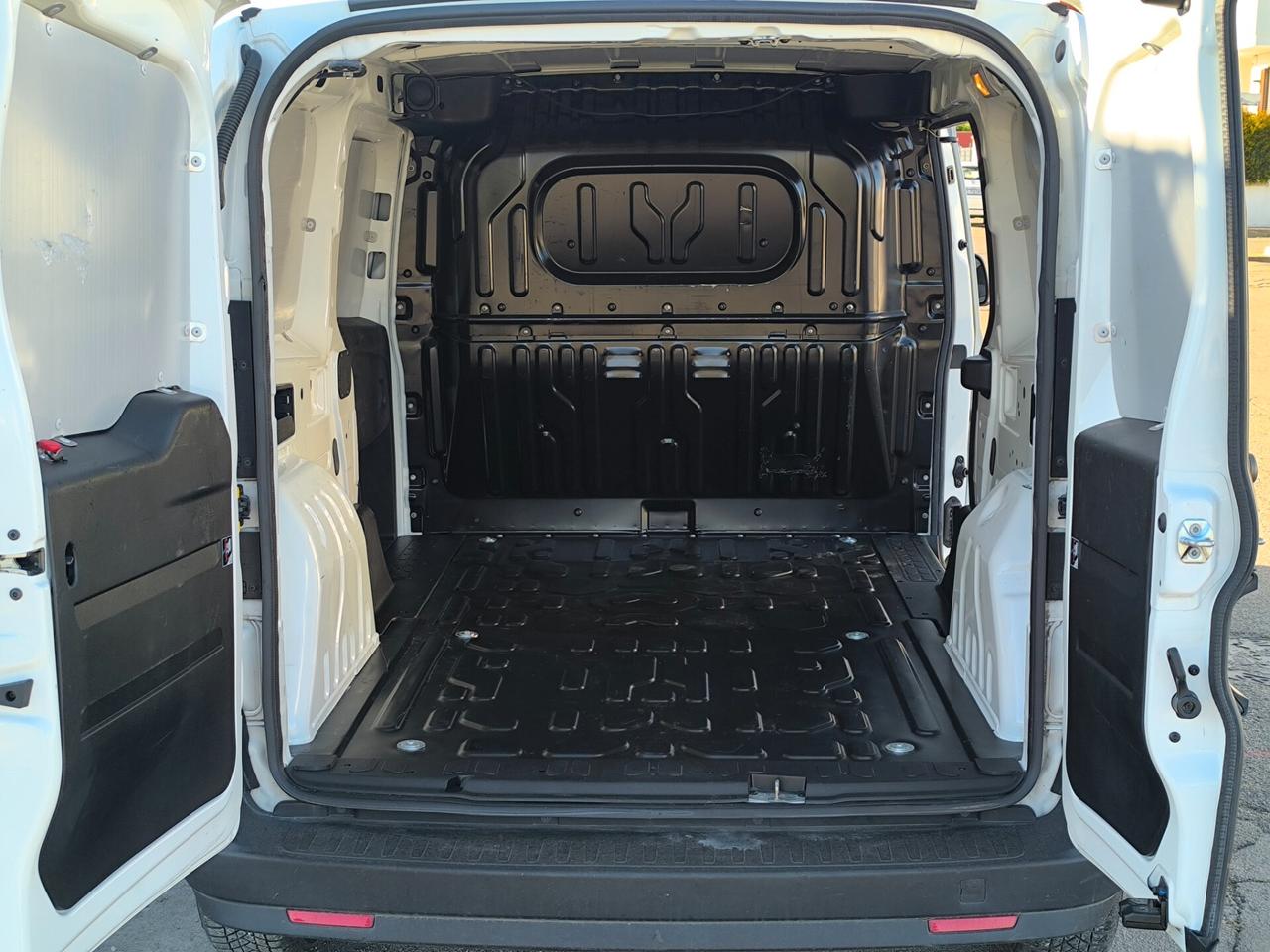 FIAT DOBLÒ LOUNGE 1.6 MAXI 07/2019 1 PROPRIETARIO