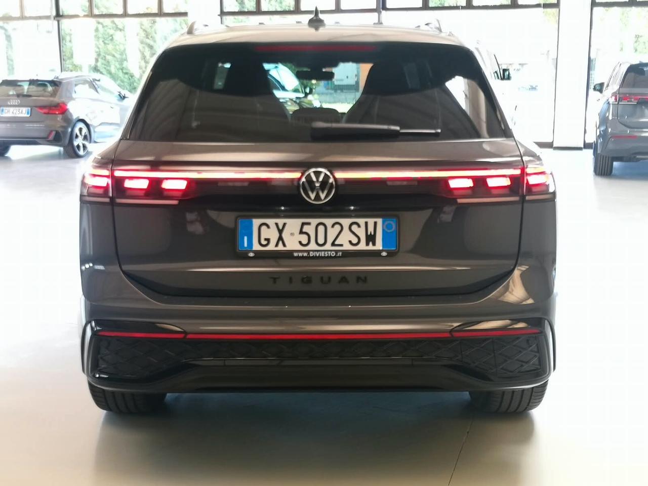 Volkswagen Tiguan 2.0 TDI 150 CV DSG R-Line ***TELECAMERA***SEDILI MASSAGGIANTI***