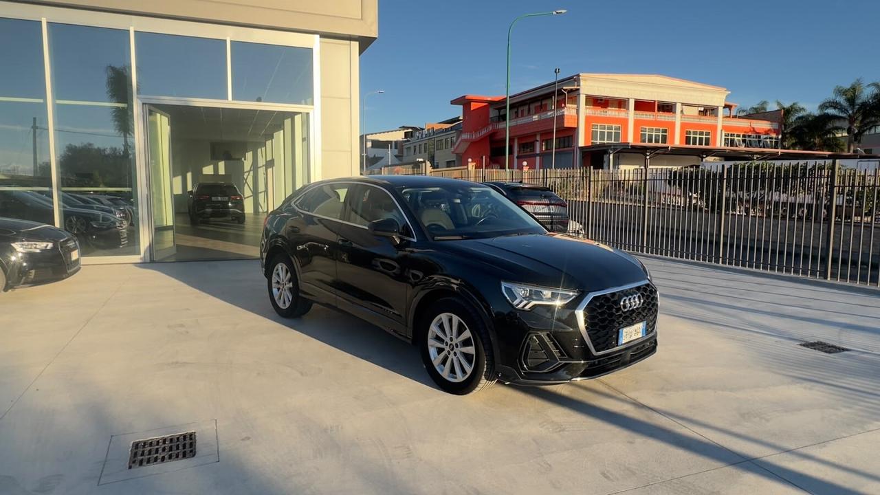 Audi Q3 35 TDI S tronic Business