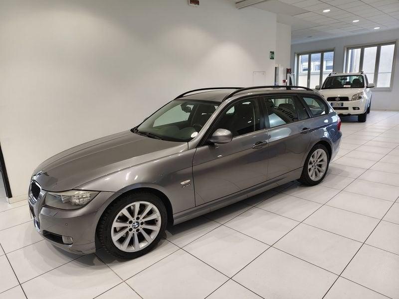 BMW Serie 3 320d CAT Touring xdrive Attiva*4x4*