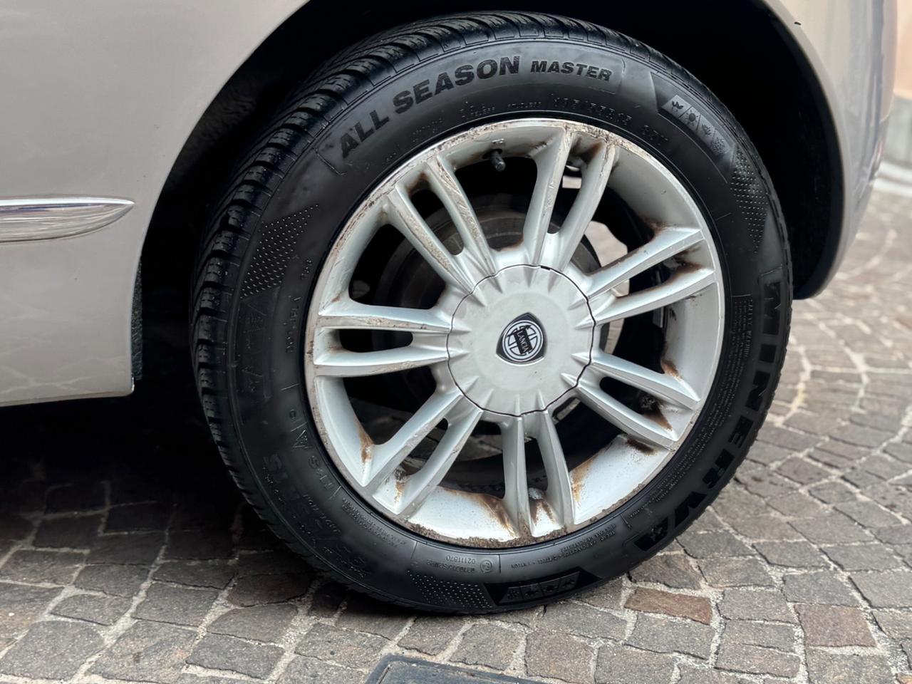 Lancia Ypsilon 1.2 Oro Giallo