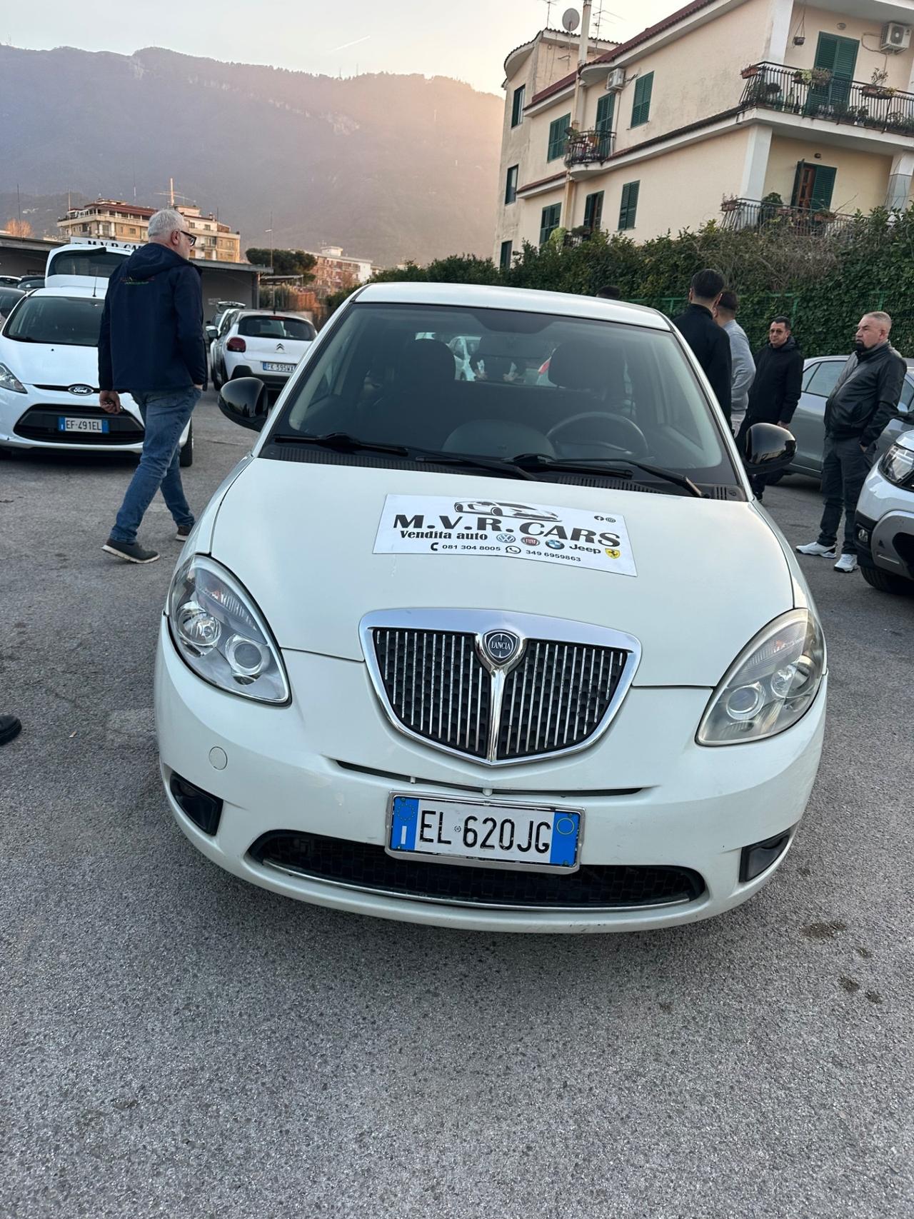 Lancia Ypsilon 1.3 MJT 75 CV Platinum