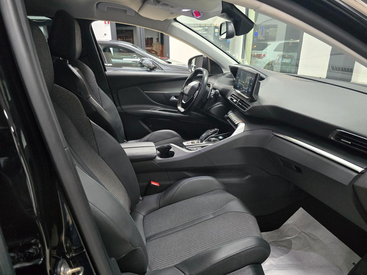 Peugeot 3008 BlueHDi 130 S&S EAT8 Allure