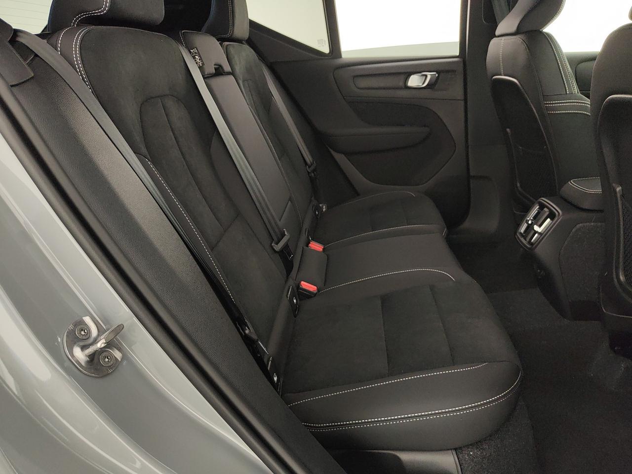 VOLVO XC40 2.0 b3 Ultra Black Edition auto