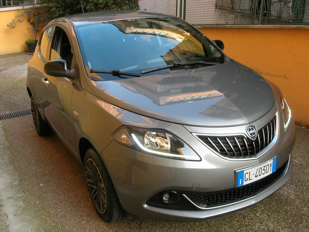 Lancia Ypsilon 1.0 FireFly 5 porte S&S Hybrid Gold