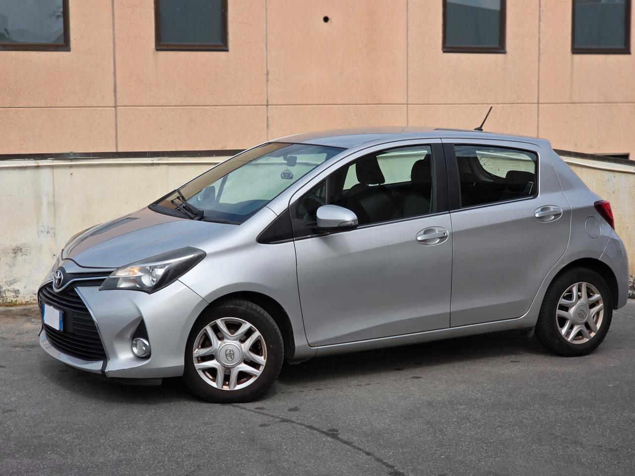 Toyota Yaris 1.0 5 porte Lounge