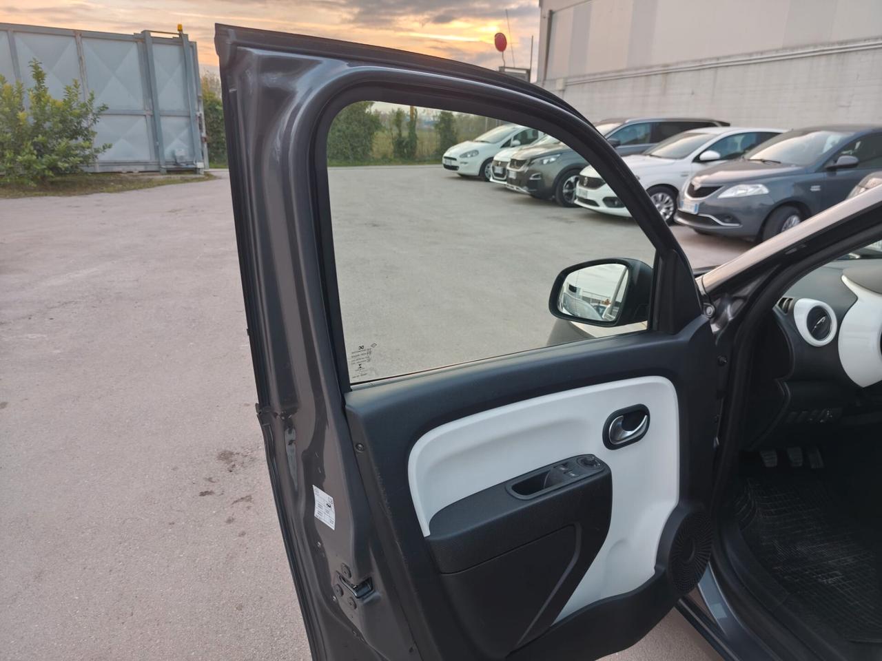 Renault Twingo BENZINA/GPL 1000 CC. ANCHE PER NEO PATENTATI RIF:7525