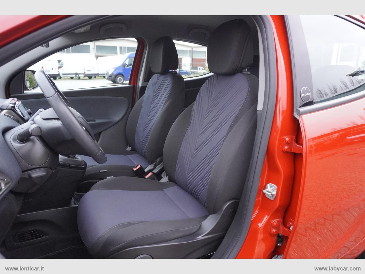 LANCIA Ypsilon 1.0 FireFly S&S Hybrid Eco Gold Adatta a Neopatentati