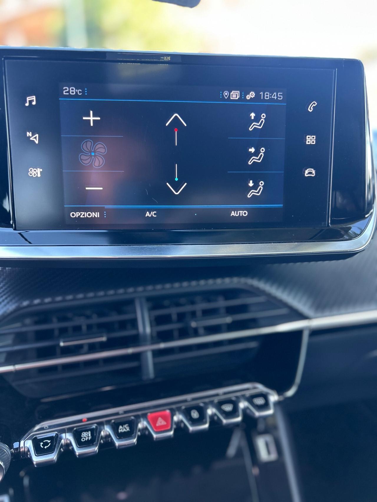 Peugeot 2008 Hdi 130 EAT8 Allure Navi Pack
