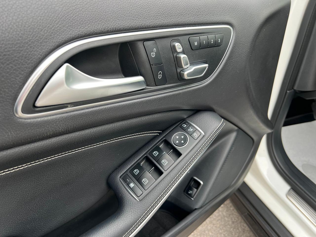 Mercedes-benz GLA 200 d Automatic Premium Night Edition