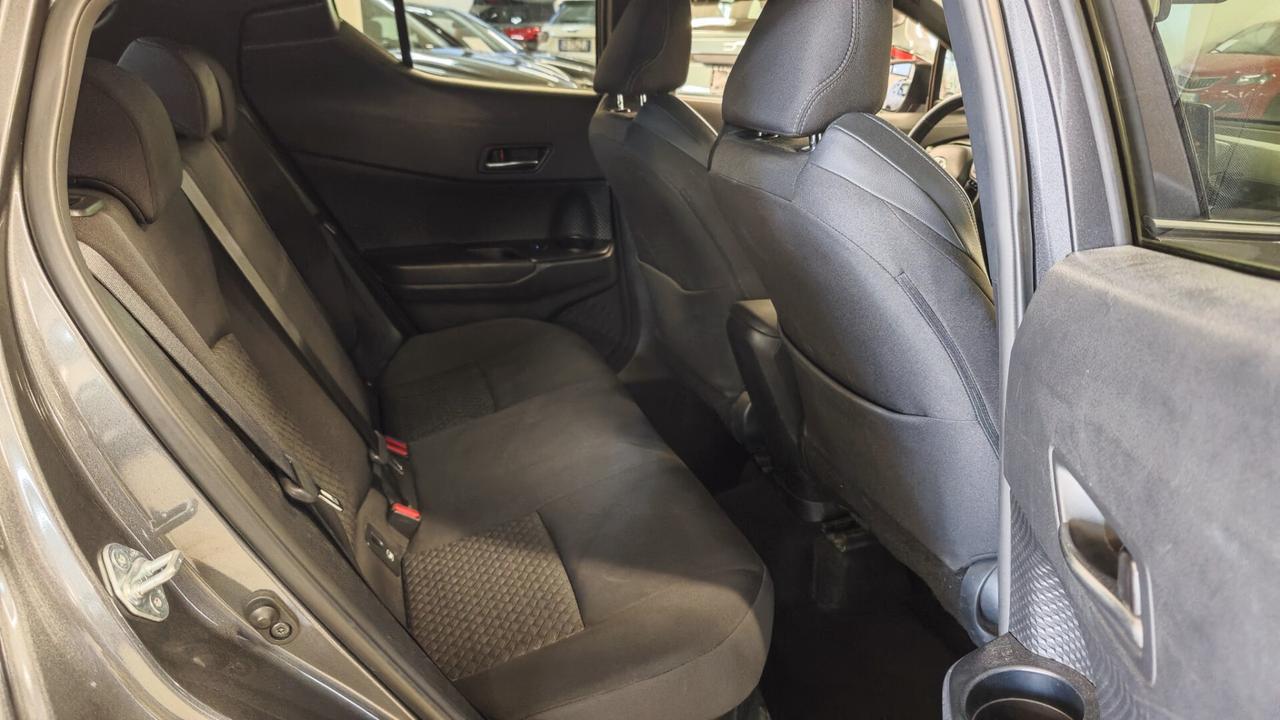 Toyota C-HR 1.8 Hybrid E-CVT Trend