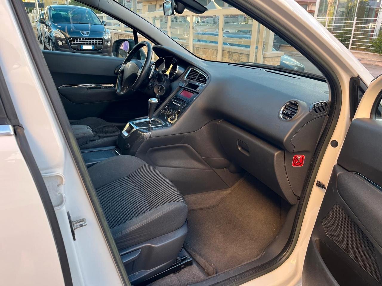 Peugeot 5008 1.6 e-HDi 115CV Stop&Start cambio robotizzato Active