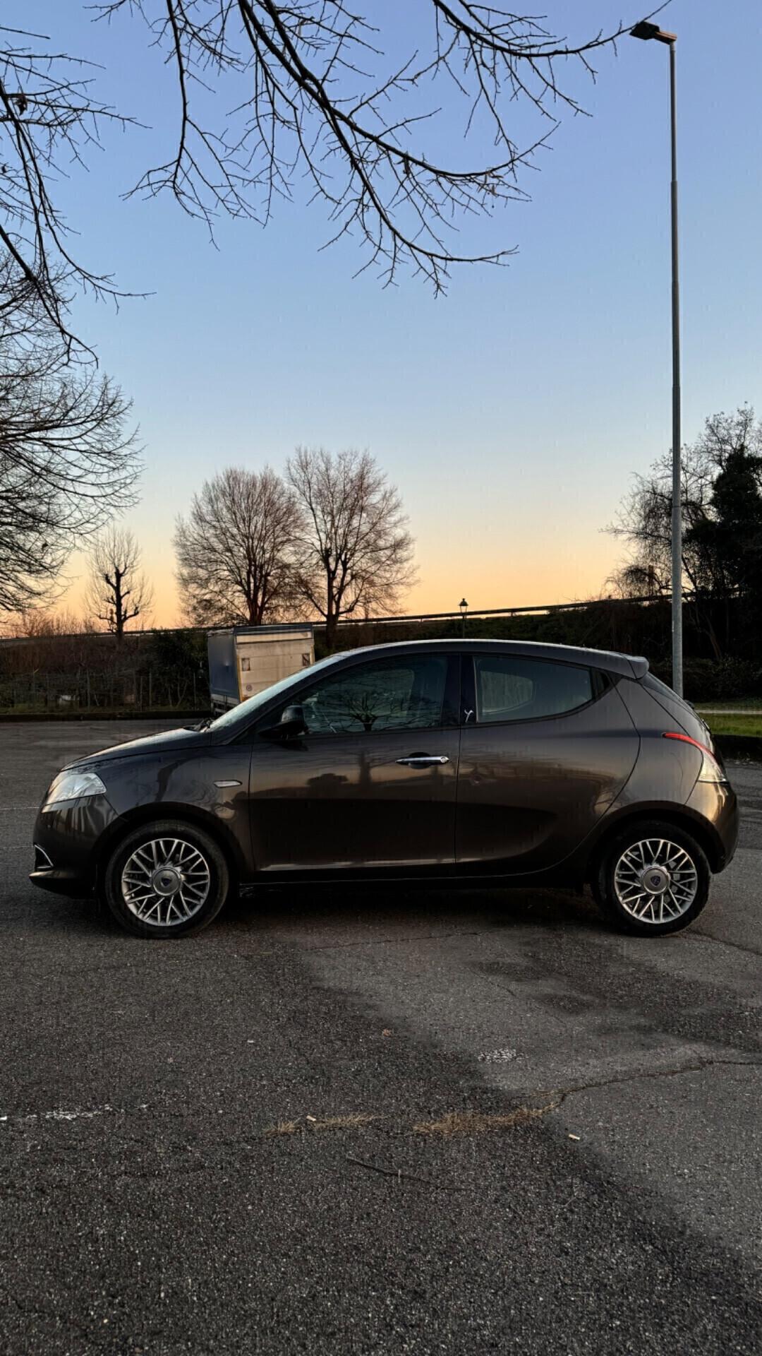 Lancia Ypsilon 0.9 TwinAir Neopatentati