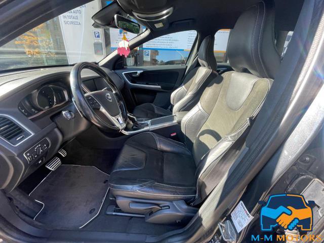 VOLVO XC60 D4 AWD doppio treno di gomme