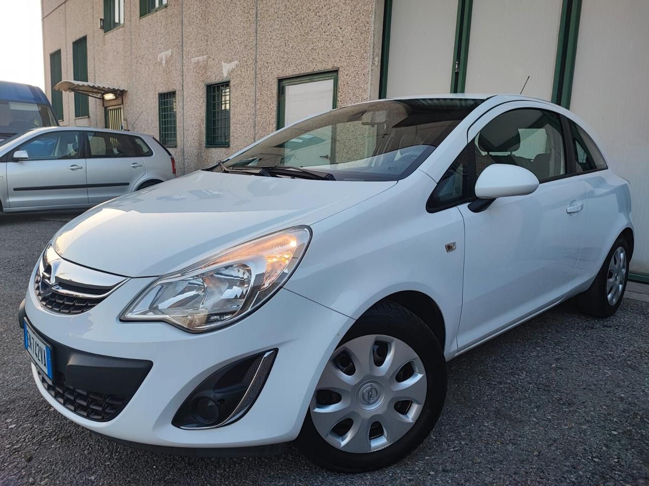 Opel Corsa 1.0 3 PORTE BENZINA NEOPATENTATI 2012