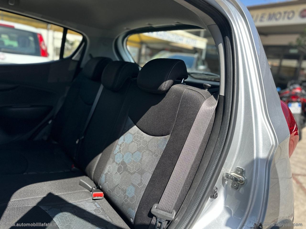 OPEL Karl Rocks 1.0 73 CV GPL PER NEOPATENTATI
