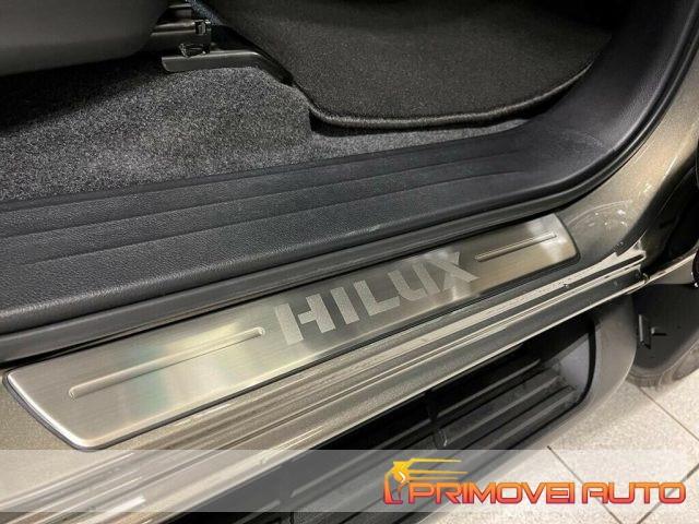 TOYOTA Hilux 2.8 D A/T 4WD 4 porte Double Cab Invincible