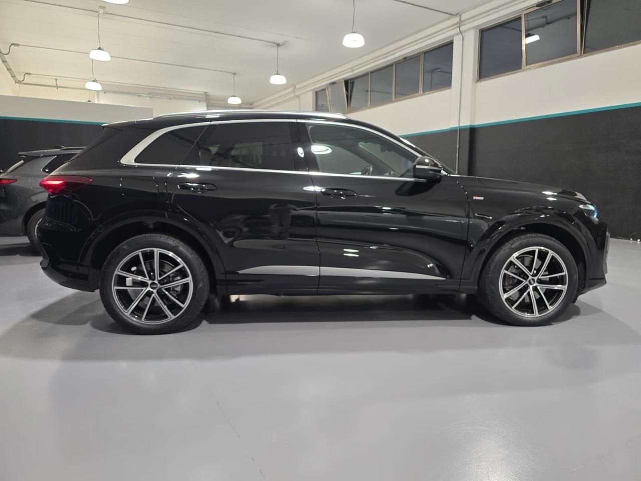 NEW Audi Q5 40 TDI quattro S tronic S line IVA ESP - NEW MODEL