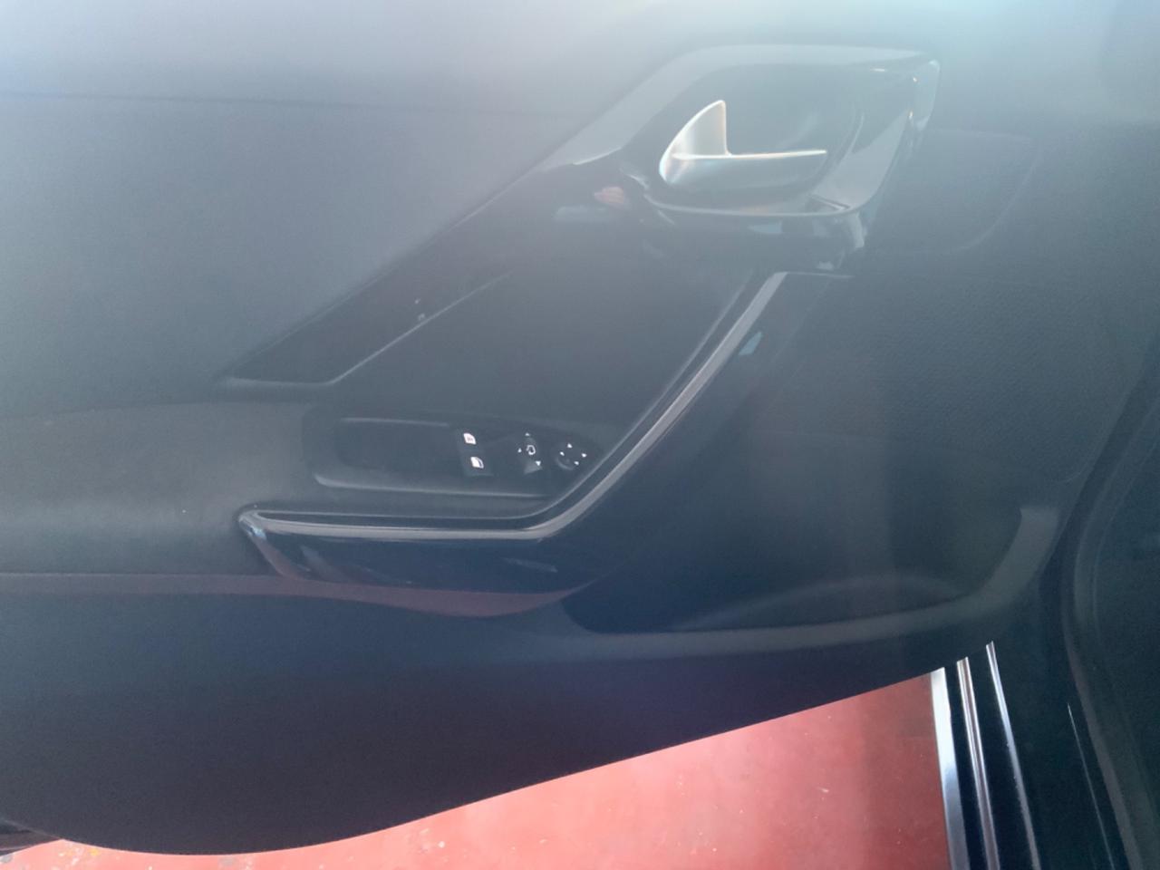 Peugeot 208 1.4 HDi 68 CV 5 porte Active