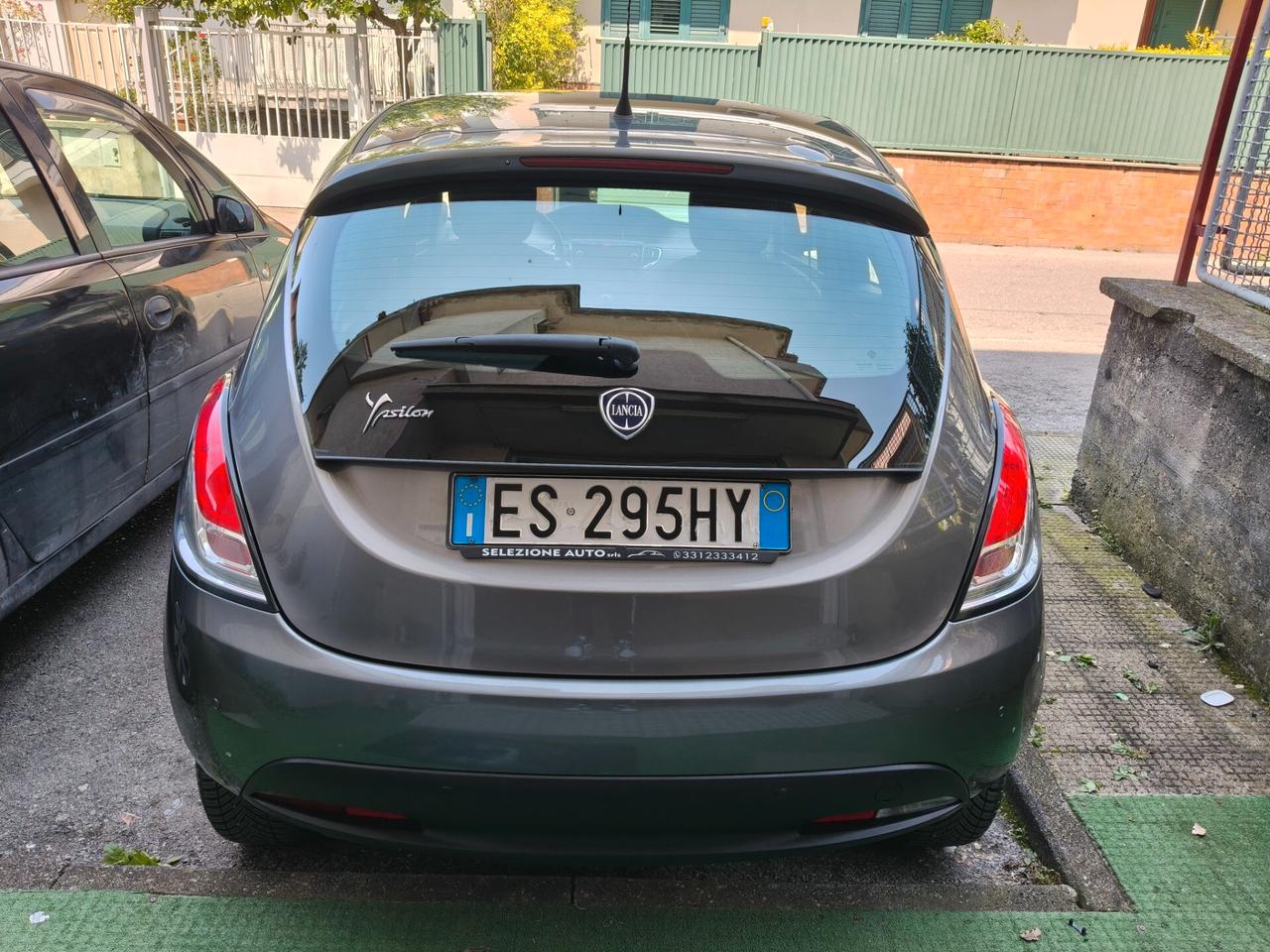 Lancia Ypsilon 5 porte Metano Ecochic Gold