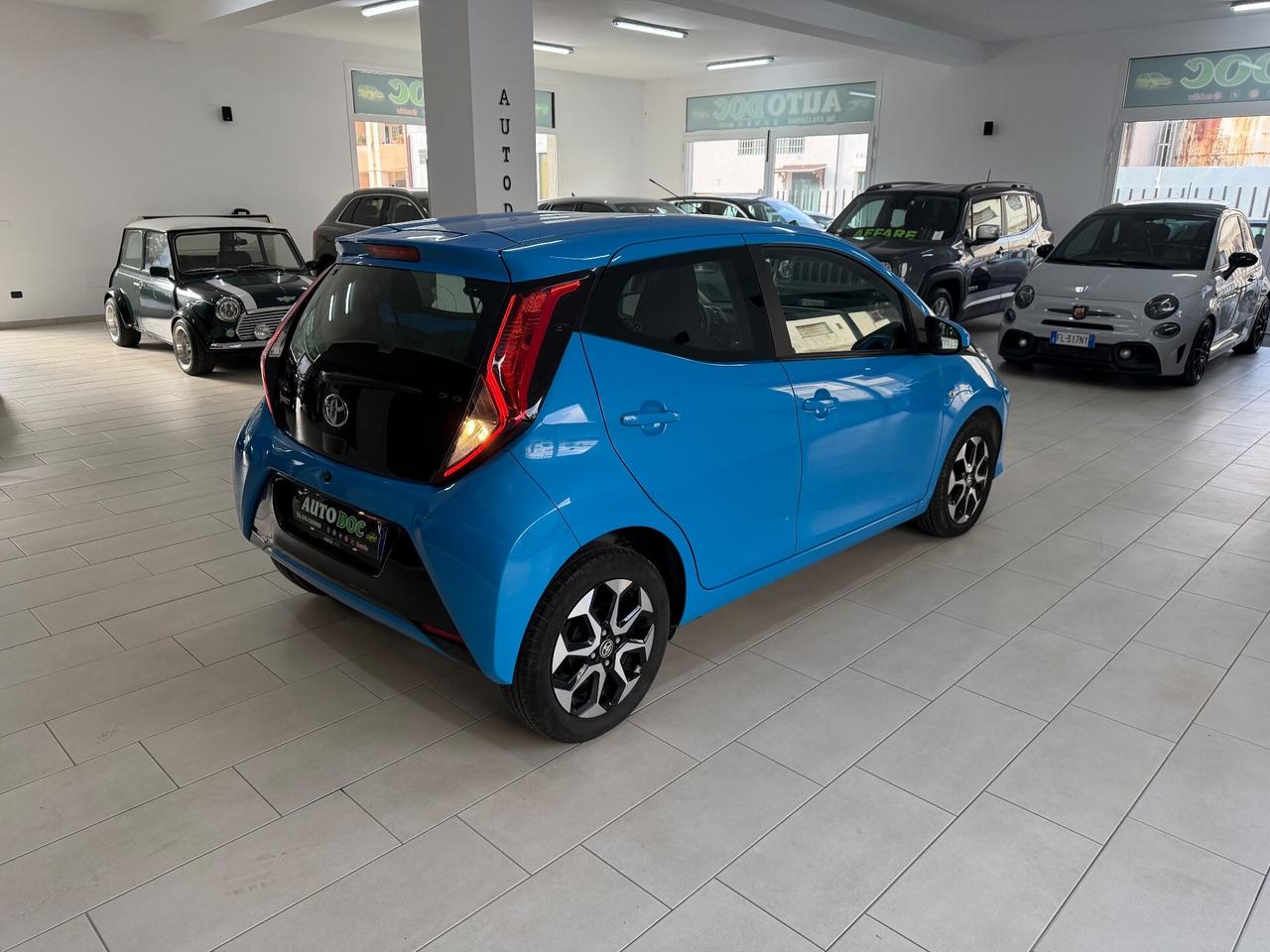 Toyota Aygo Connect 1.0 VVT-i 72 CV 5 porte x-fun MMT