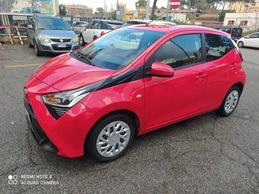 Toyota Aygo Connect 1.0 VVT-i x-cite