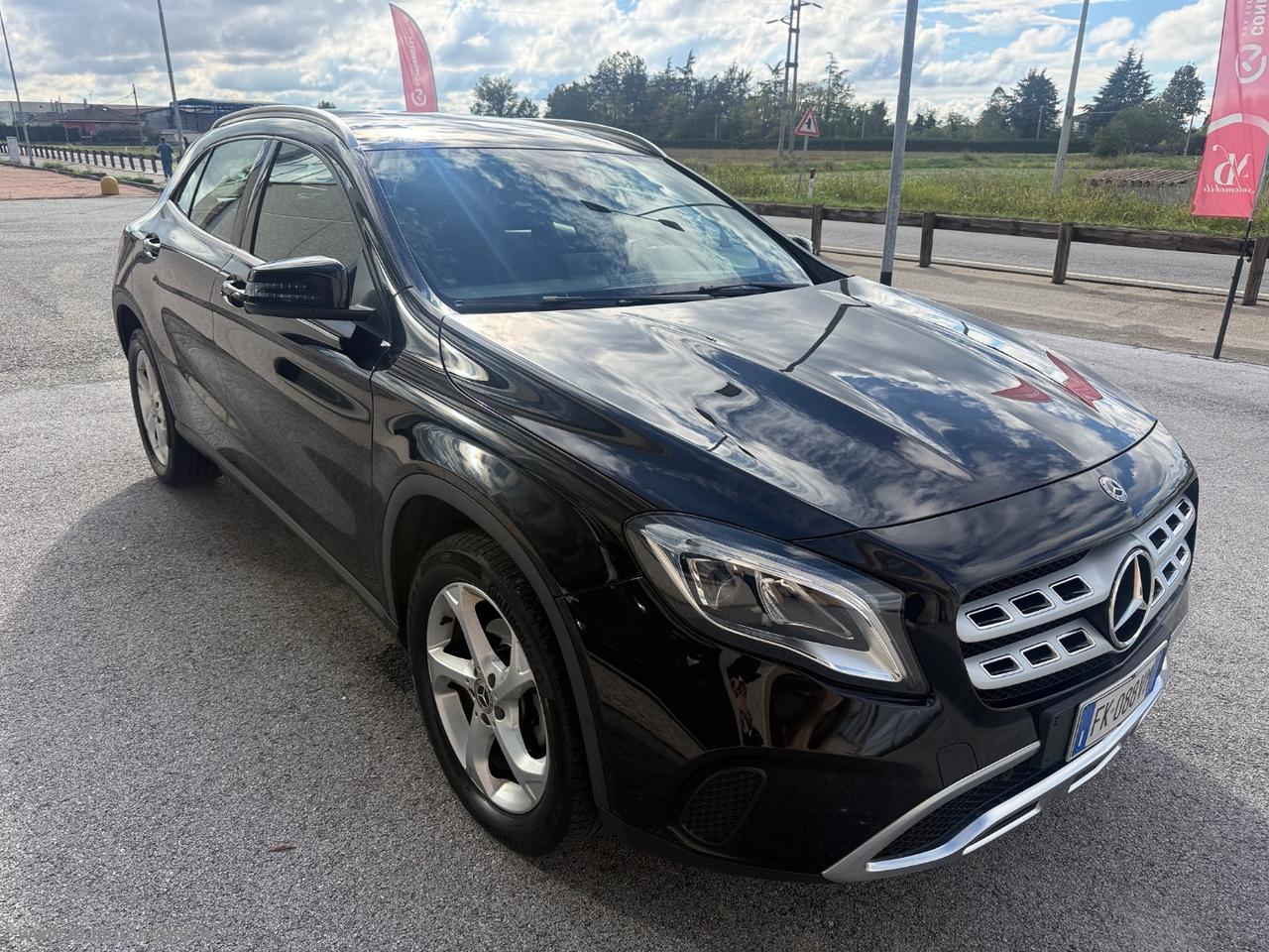 MERCEDES-BENZ GLA 200 d Automatic 4Matic Sport LED CAMERA NAVI