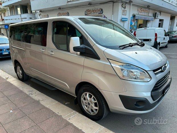 Ford Tourneo Custom 9 posti 2013