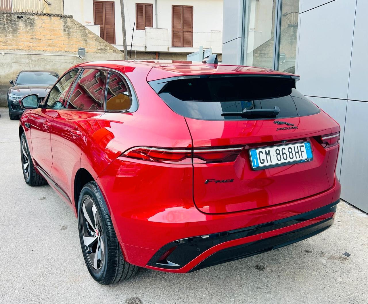 Jaguar F-Pace 2.0D R-Dynamic S possibilià noleggio no scoring