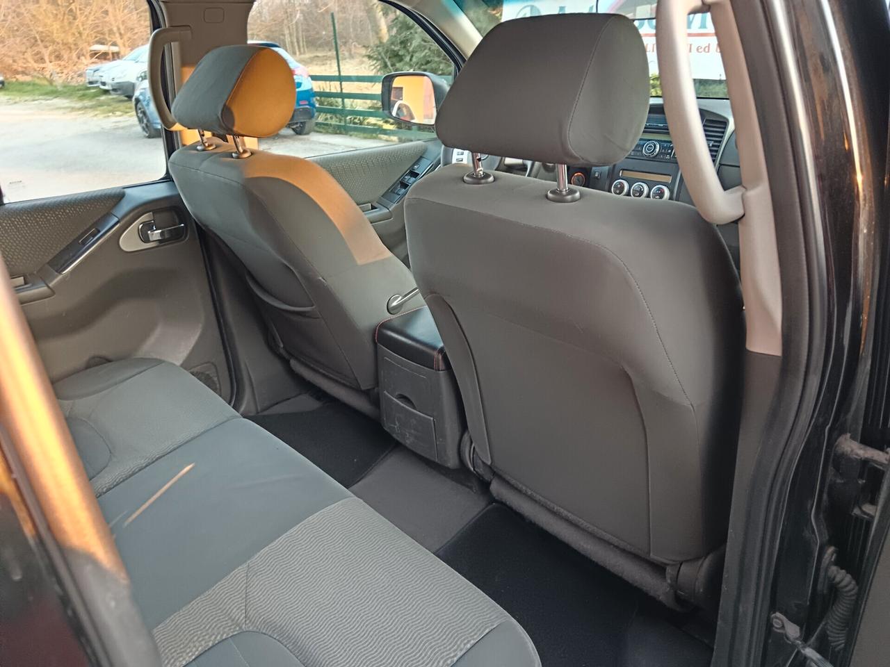 Nissan Navara 2.5 190CV GANCIO RETROCAMERA