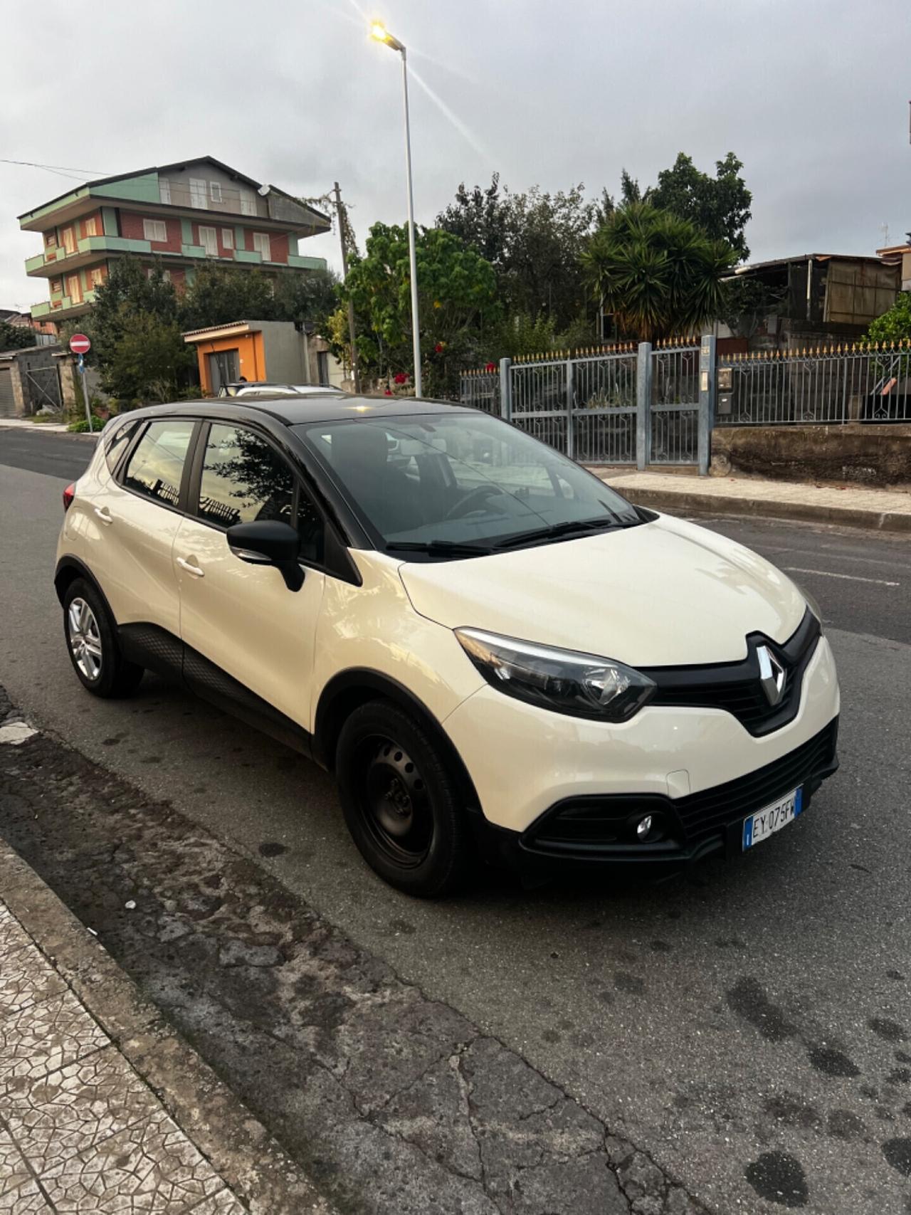 Renault Captur 1.5 dCi 90 CV neopatentati 2015