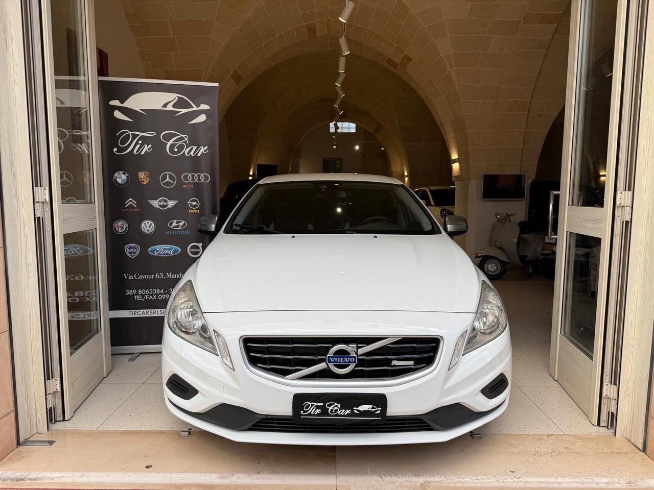VOLVO V60 R-DESIGN 1.6 D2 115CV PELLE NAVI CRUISE ANNO 2012