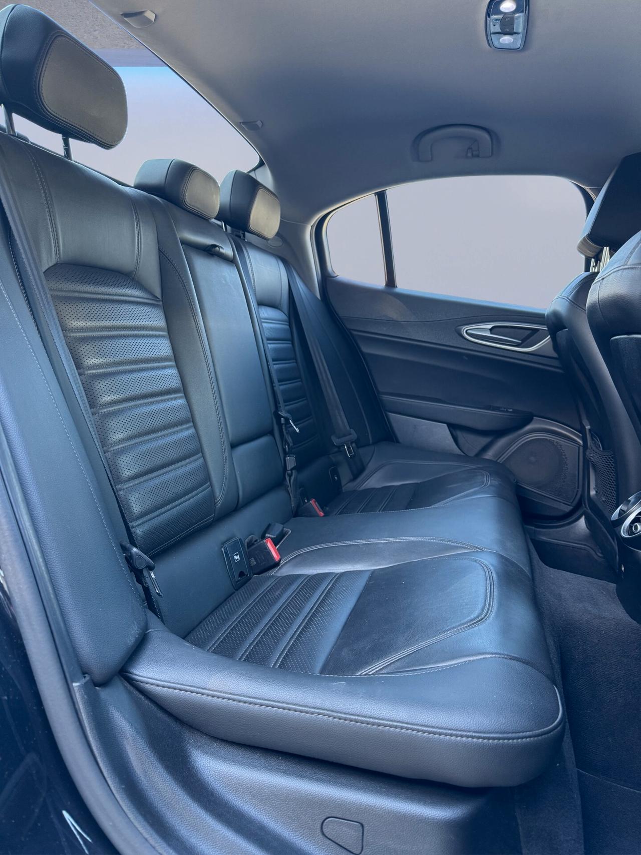 Alfa Romeo Giulia 2.2 Turbodiesel 210 CV AT8 AWD Q4 Veloce