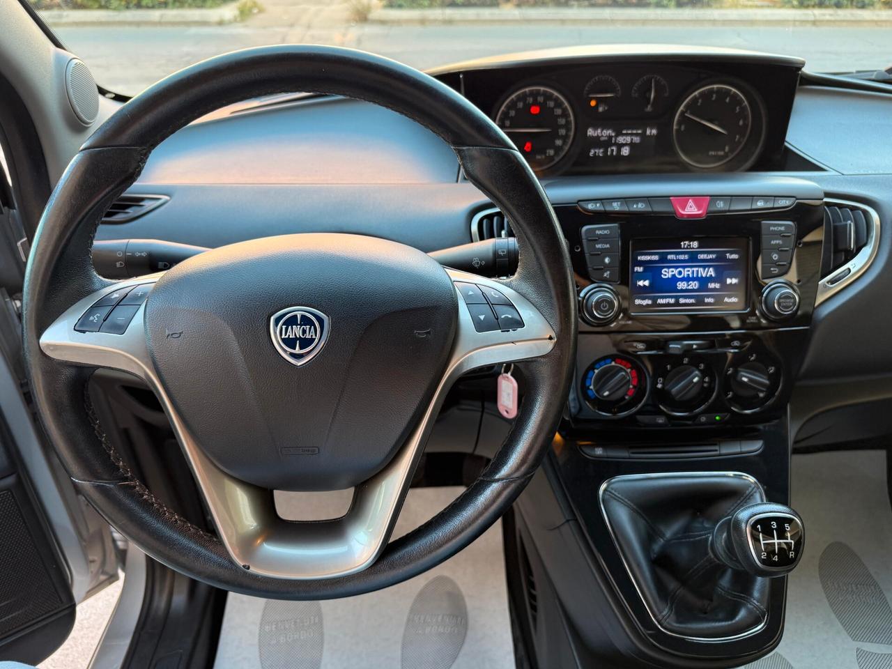 Lancia Ypsilon 1.2 69 CV 5 porte Gold