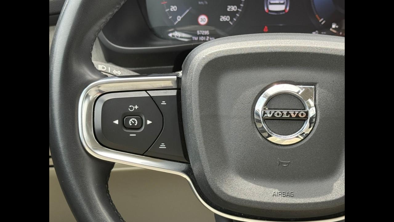 VOLVO XC40 - XC40 1.5 t5 phev Inscription auto my21
