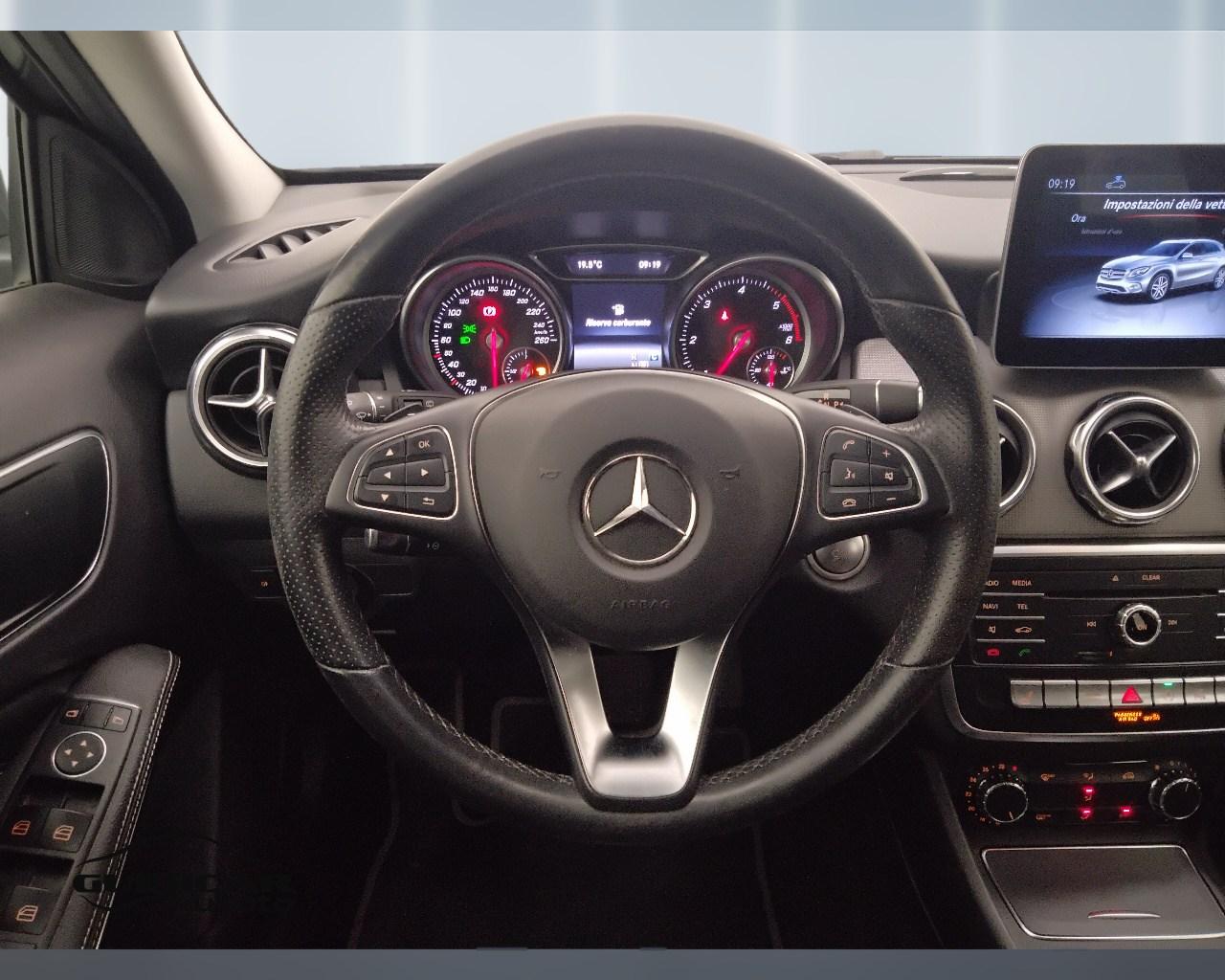 Mercedes-Benz GLA-X156 2017 - GLA 200 Sport auto