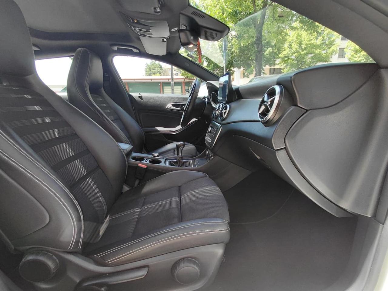 Mercedes-Benz CLA 180 Executive Shooting Br #11009