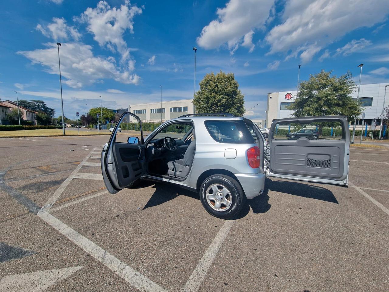 Toyota RAV 4 RAV4 2.0 16V cat 3 porte Sol MAI USATA COME FUORISTRADA