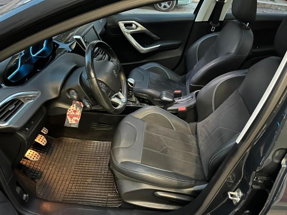Peugeot 2008 BlueHDi 120 S&S Crossway