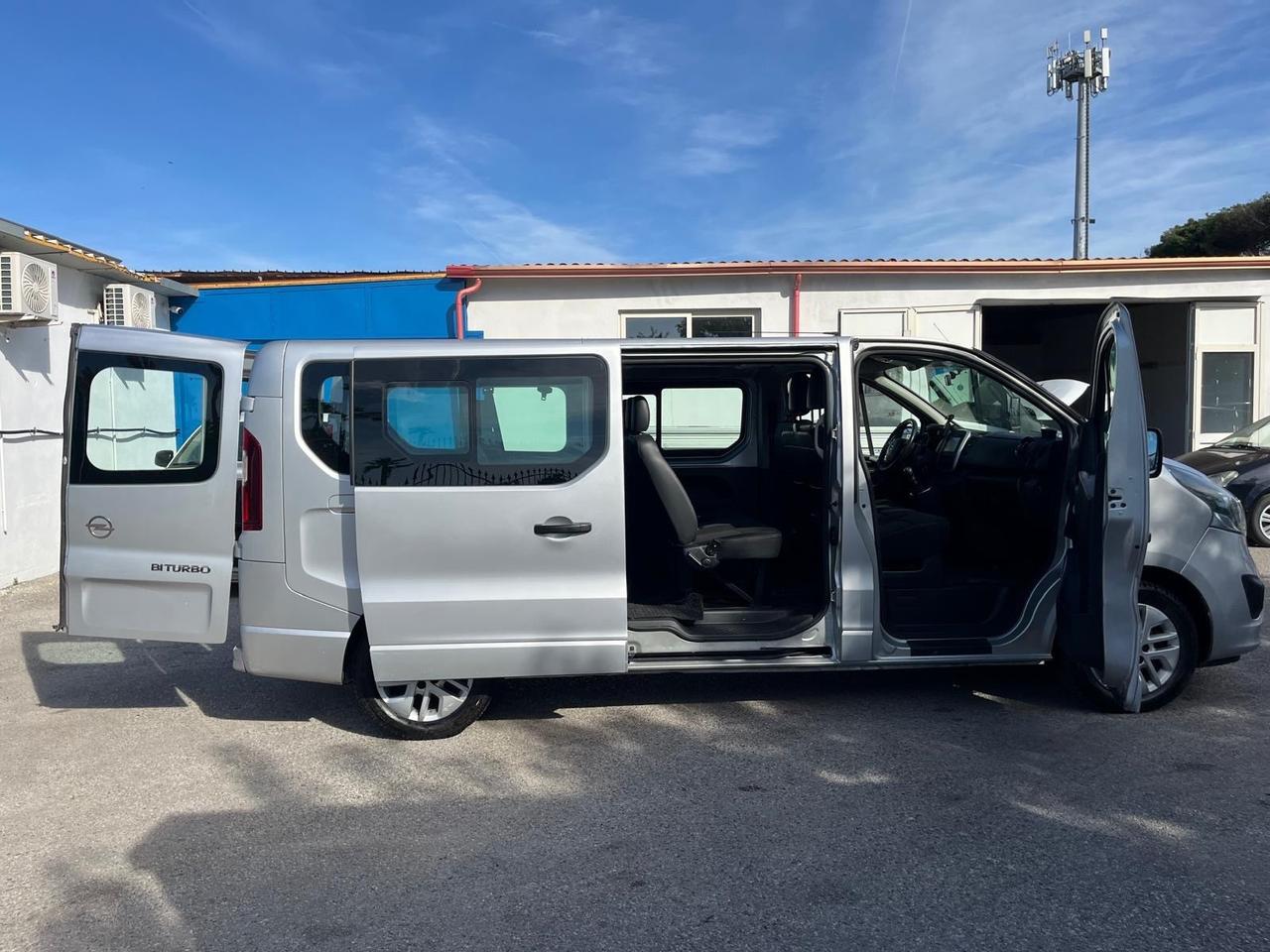 Opel vivaro combi/9 posti-1.6 bit.d-2015