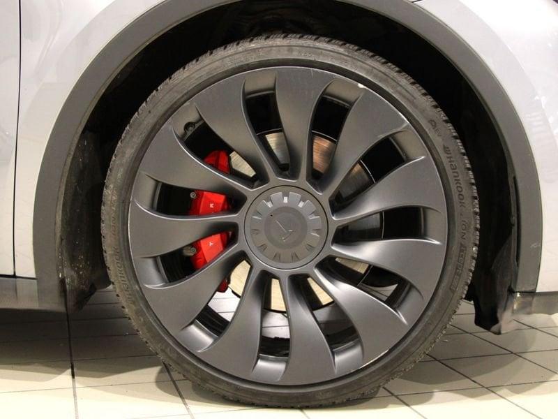 Tesla Model Y Model Y Performance AWD (presso la sede di Padova)