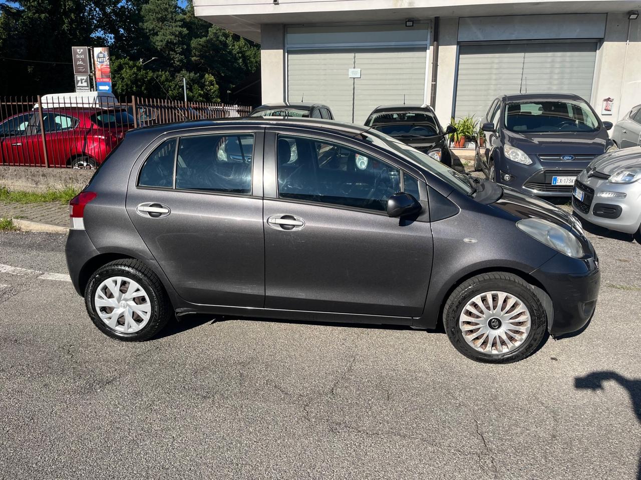 Toyota Yaris 1.0 5 porte Sol