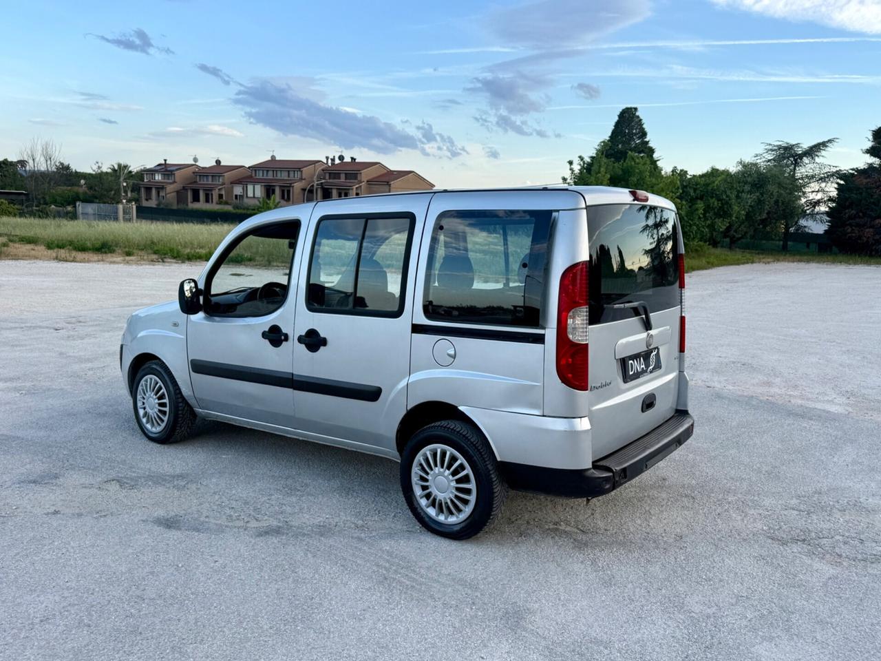 Fiat doblo 5 posti 1.9 JTD neopatentati