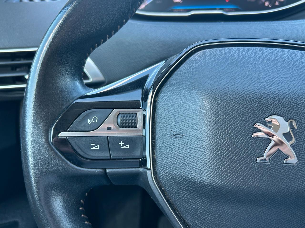 Peugeot 3008 1.5 bluehdi Active Pack